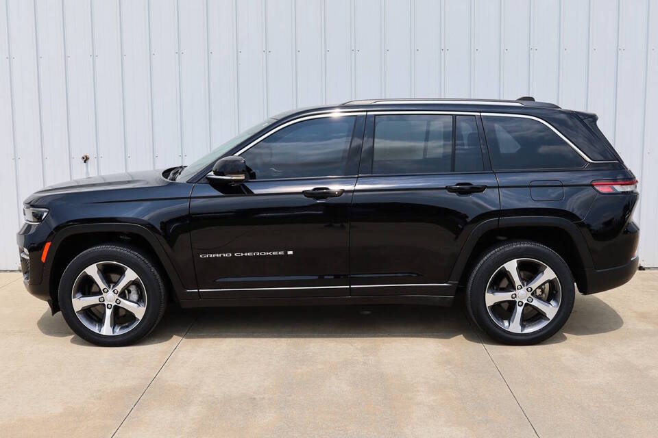 jeep grand cherokee 2023 1C4RJHBG2PC530217 image